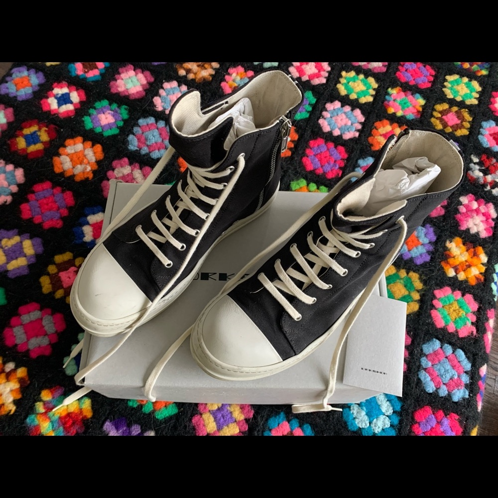 RICK OWENS DARK SHADOWS HIGH TOP SNEAKER
